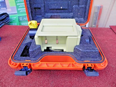 LEICA WILD NA2002 PRECISION DIGITAL LEVEL 90013 12V MADE IN SWITZERLAND - Image 1 of 4