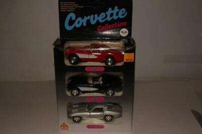 Maisto Corvette Collection, 2 X 1957, 1963 Split Window, 1/43 Scale Diecast  - Image 1 of 4