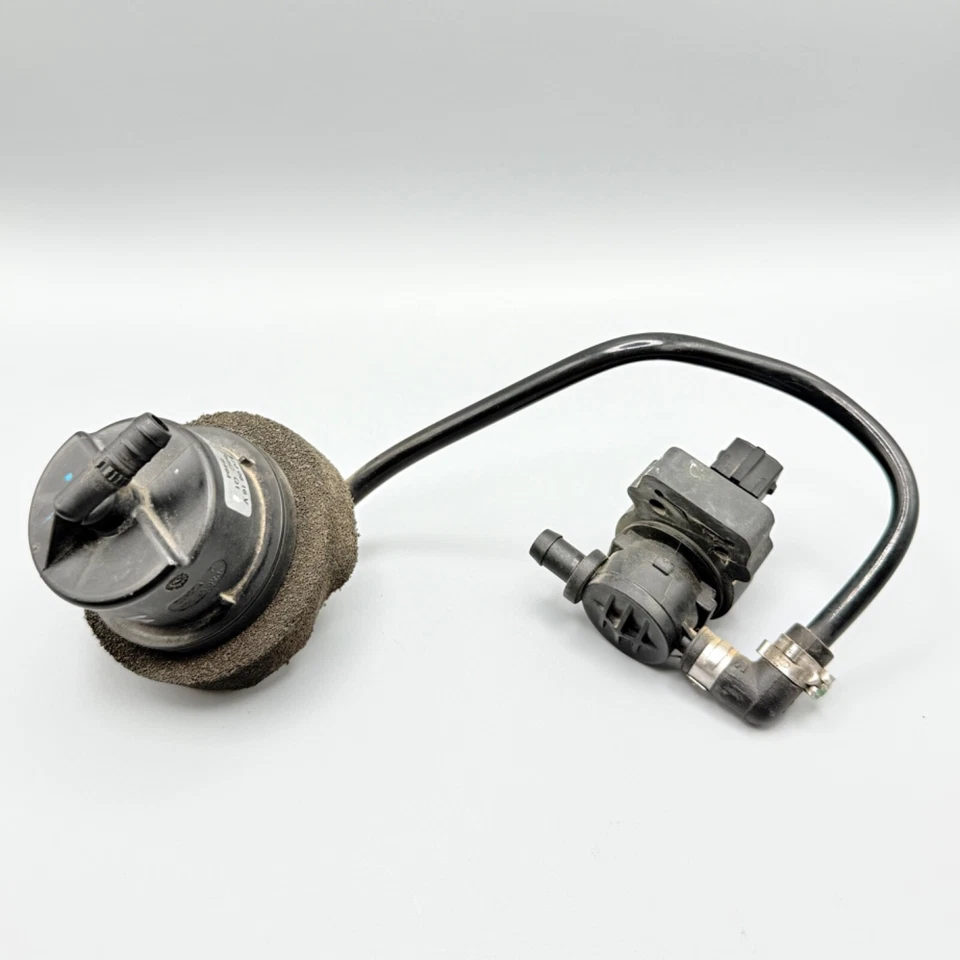 2008-2009 Mercedes-Benz S63 AMG Vapor Canister Purge Valve OEM - Image 1 of 4