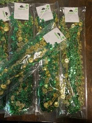 (1) Collar de trébol y monedas de oro del día de San Patricio de Claire de 25" Foto 1 de 3