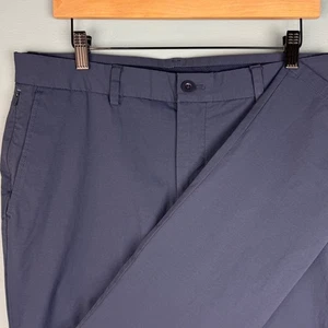 Pantalones chinos elásticos Vineyard Vines OTG On The Go para hombre 34x34 azul marino frente plano - Imagen 1 de 6