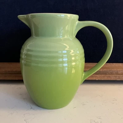 Le Creuset Pitcher Lime Green 07L Small Creamer Syrup beverage 5.5” Tall glossy - Image 1 of 4