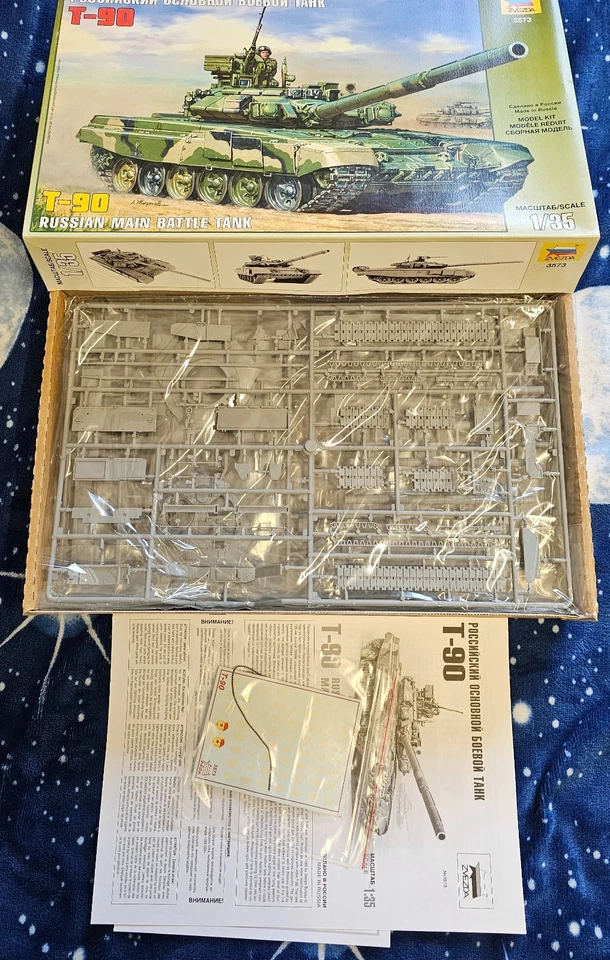 T-90 Russian Main Battle Tank 1/35 Model Kit ZVEZDA Guerra Russia - Immagine 1 di 1