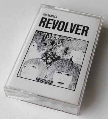 THE BEATLES - REVOLVER (PARLOPHONE TCPCS7009) LATE 80s UK CASSETTE TAPE REISSUE - Image 1 of 4