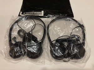 2001 - 2005 Pontiac Aztek Pair of Headphones GM PART NUMBER 10432362 BRAND NEW - Picture 1 of 4