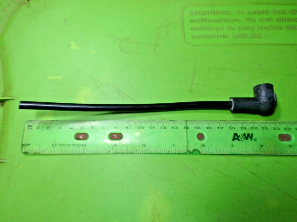 Катушечный провод Rickman Montesa 250 GP с крышкой p/n R023 06 085 новый из старых запасов 2.61.207 J 1968-1970 - Изображение 1 из 3