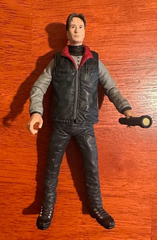 1998 McFarlane The X-Files Agent Fox Mulder Cold Weather Figure w/Flashlight Cover