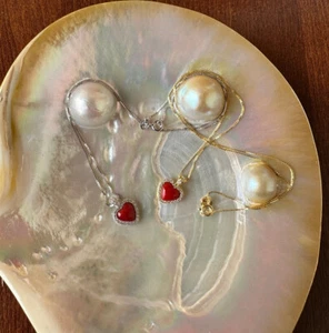 Ciondolo in vero corallo rosso mediterraneo e zirconi su montatura argento 925 - Foto 1 di 14