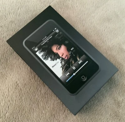 Apple iPod Touch 1st Generation 16GB Black SE Macy Gray r.335 - Image 1 of 4