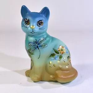 Fenton Gift Shop Sitting Cat Limited Edition Dragonfly theme Signed by artist - Picture 1 of 5