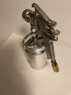 Central Pneumatic Spray Gun Professional Model 4001 - 32oz Siphon Feed  - Image 1 of 4