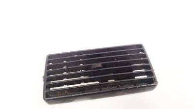 Volkswagen Golf 1998 Dash Vent (Air Vent Grille) 1J0819763A, Genui #2137160-08 - Изображение 1 из 4