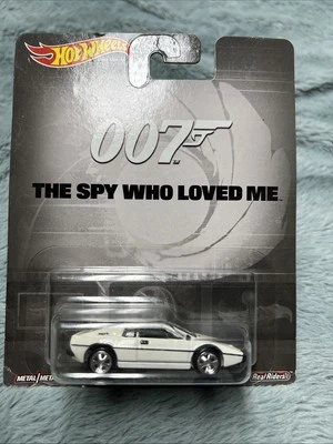 Hot Wheels Lotus Esprit S1 007 The Spy Who Loved Me  2014 NIB - Image 1 of 4