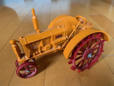 1980 Scale Models 1/16th | MINNEAPOLIS MOLINE | "J" Tractor - JLE Series #5 - Image 1 of 4