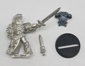Captain V1 Ultramarines Honour Guard Space Marines Warhammer 40K (4th Edition) - Picture 1 of 1