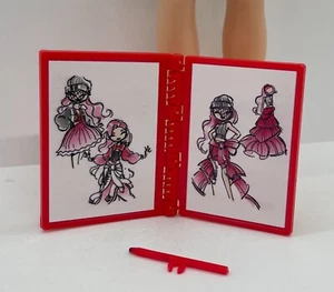 Rainbow High Fantástica Moda Rubí Anderson Muñeca Rojo Libro de Bocetos Diario Pluma - Imagen 1 de 4