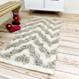 Casa de muñecas gris y crema espiga corredor / alfombra | escala 1:12 | miniatura - Imagen 1 de 7