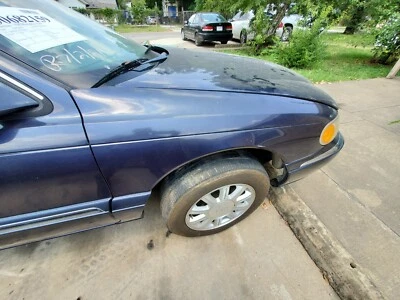 Guardabarros derecho del pasajero Lincoln Continental 1998-1999-2000-01-2002 azul Foto 1 de 2