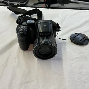 Fujifilm FinePix S4850 Digital Camera 16MP with 30X Zoom - Picture 1 of 3