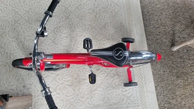 Nice Classic Schwinn Roadster 16 Inch Kids SmartStart Bike with Trainning Wheels - Image 1 of 2