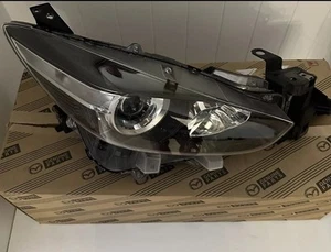 2017 2018 Mazda 3 RH Side Halogen Headlight Genuine USED - Picture 1 of 6