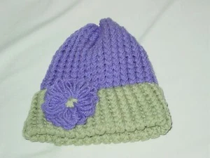 Baby Kleinkind Puppe Handarbeit Garn Rodel Mütze lila mintgrün Flower Power klein - Bild 1 von 3