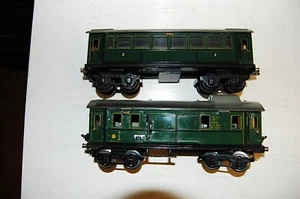 2 Vecchi Vagoni Passeggeri Märklin Scala 0 17510 + Vagone Bagagli 17540 - Foto 1 di 9