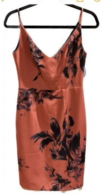 Vestido Vaina Negro Halo Rojo Negro Floral Sin Mangas Talla 2 - Usado en Excelente Condición Foto 1 de 4