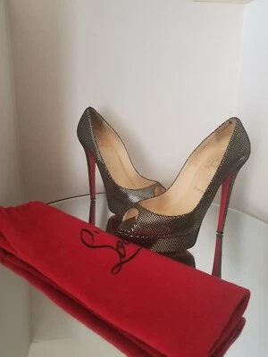 Zapatos de salón Christian Louboutin Banana de cuero negro plateado para dama talla 38,5 Foto 1 de 4