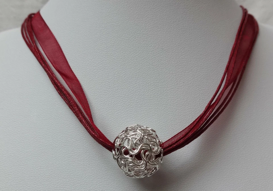 SILBER PERLE HALSKETTE KETTE ORGANZA KUGEL DRAHTKUGEL SCHMUCK WEINROT DUNKEL ROT - Bild 1 von 1