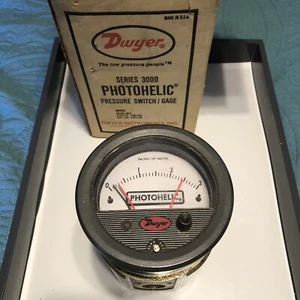 Dwyer Photohelic Pressure Gauge 0 - 3” of Water Switch/Gage Catalog No. 3003C - Picture 1 of 12