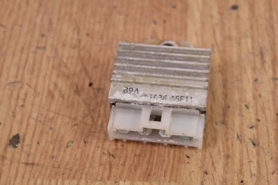 1993 年 YAMAHA VENTURE GT 电压调节器 — 第 1/4 张图片