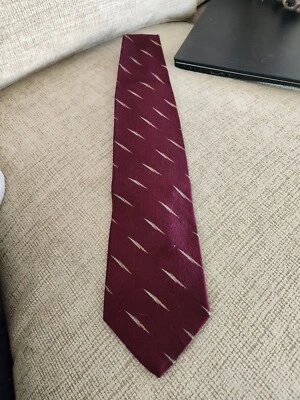 Corbata de seda italiana Donna Karan roja borgoña firma etiqueta dorada hogar libre de humo Foto 1 de 3