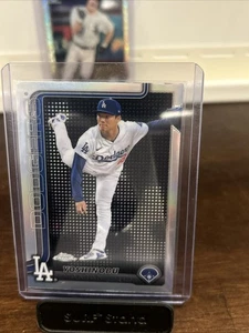 2025 Topps Chrome - Yoshinobu Yamamoto #179 Lightboard Logo Refractor - Imagen 1 de 2