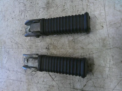 Par de clavijas reposapiés trasero izquierdo derecho pasajero Honda CB450 1972-74 Super Sport Foto 1 de 4