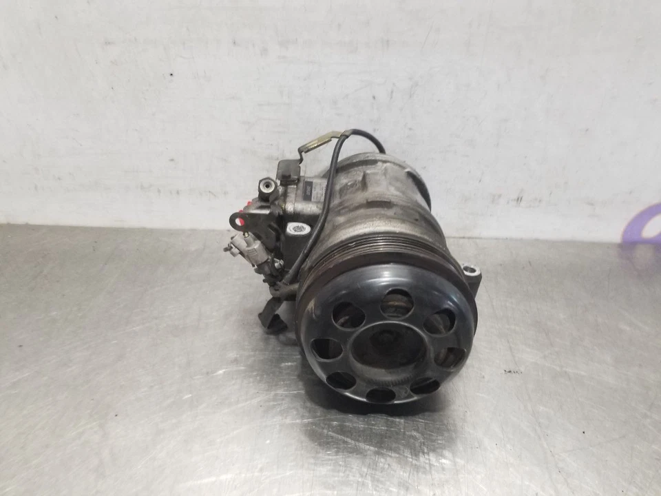 97 1997 丰田 CELSIOR 4.0L 交流电压缩机 RHD — 第 1/4 张图片