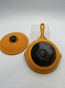 Vntg Le Creuset France #20 Orig. Orange Enamel Double Spout Skillet Pan + Lid - Picture 1 of 24