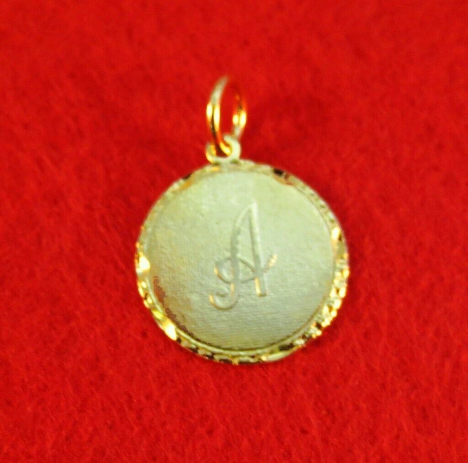14KT GOLD PLATEDLETTER A ROUND INITIAL DISC CHARM - Image 1 of 2