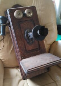 Excellent Antique Tiger Oak Eureka Electric Co. Kellogg Wooden Wall Phone, 1900
