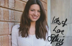 HOLLYOAKS: SOPHIE AUSTIN 'LINDSEY BUTTERFIELD' SIGNED 6x4 PORTRAIT PHOTO+COA - Bild 1 von 1