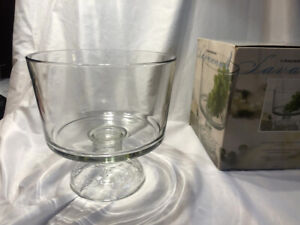 Vintage Retired 8" Clear Glass Anchor Hocking Savannah Trifle Bowl Floral w/box