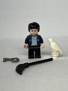 LEGO Harry Potter Minifigure With Owl Key Broom 4841 30110 - Picture 1 of 1