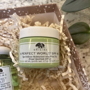 Origins A Perfect World Age-Defense Crema Hidratante con Té Blanco Juego de Regalo 1.7 OZ - Imagen 1 de 8