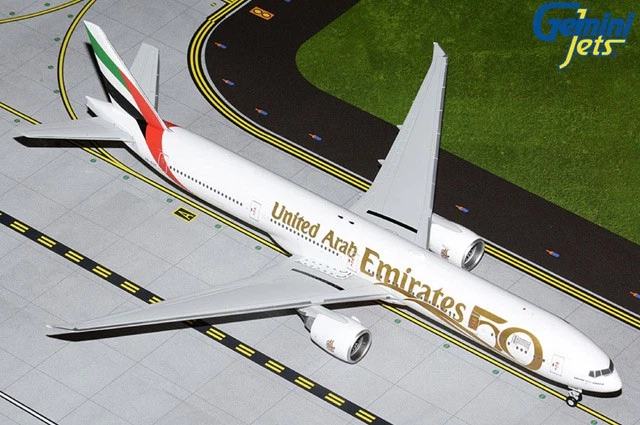 G2UAE1055 GeminiJets 777-300ER 1/200 Model A6-EGE Emirates Airlines - Image 1 of 1