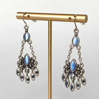 "Pendientes colgantes candelabros tono peltre azul ojo de gato insertos 2,25""" Foto 1 de 4