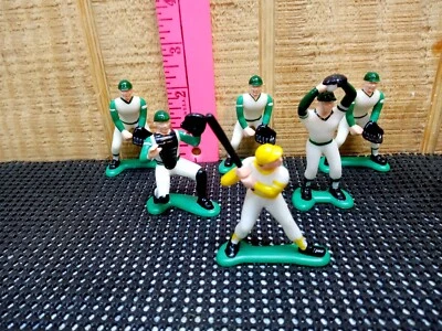 De colección 1981 Wilton Cake Tops Pagadores de Béisbol ~ Juego de 6 Figuras Verde/Amarillo Foto 1 de 4