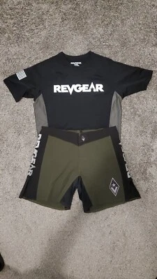REVGEAR STEALTH HYBRID MMA SHORTS AND BIONIC RASHGUARD - GREEN/BLACK - Image 1 of 4