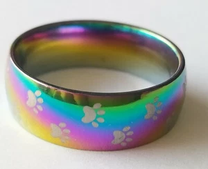 🌈 Regenbogen Ring 8mm Edelstahl mit 🐾Pfoten Hund Katze Rainbow Gr.21 Pangolin  - Bild 1 von 2