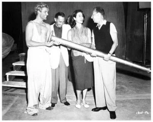 THE INCREDIBLE SHRINKING MAN 8x10 on set promo still with JACK ARNOLD -- f221 - Picture 1 of 1