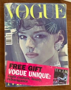 Sealed VOGUE ITALIA & Unique & Accessory March 2010 Lady Grey 715 NEW - Picture 1 of 6